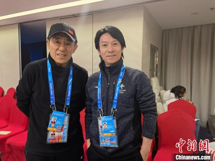 張文海與張藝謀的合影?！埼暮?供圖
