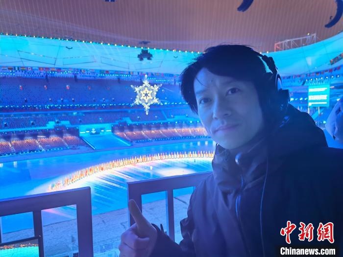 張文海在“鳥巢”內(nèi)?！埼暮?供圖