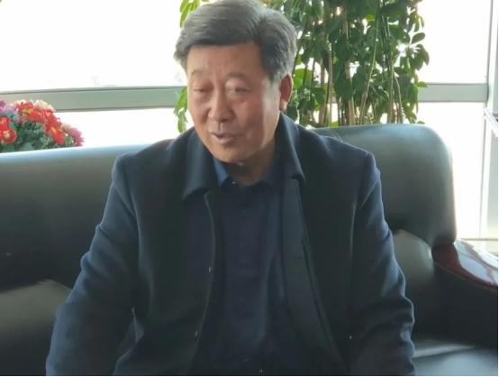 世界地球日，不忘治沙人1694.png