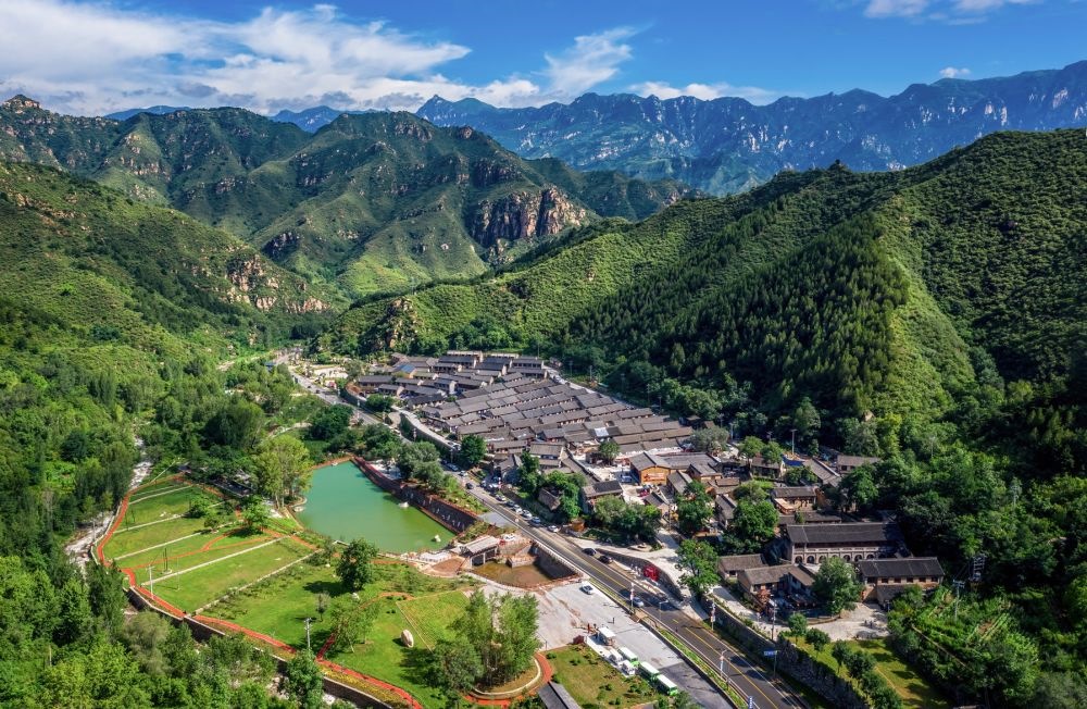 這是2021年7月23日拍攝的河北省阜平縣駱駝灣村景色（無人機(jī)照片）。新華社記者 朱旭東 攝