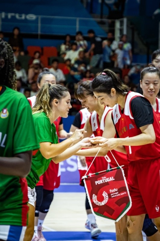 28日，成都大運會女籃項目葡萄牙隊對戰(zhàn)中國隊。 受訪者供圖