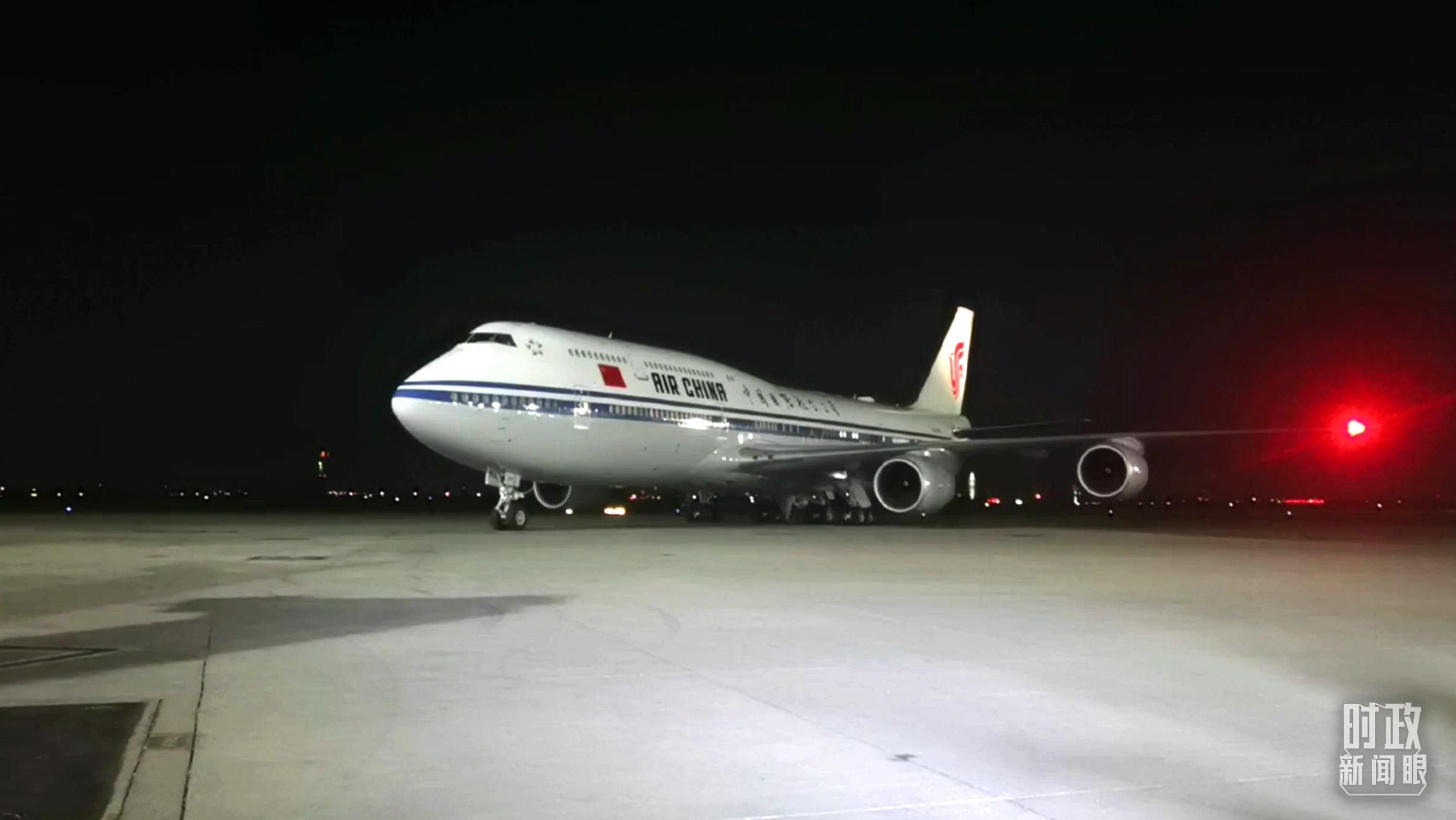 △這是習近平乘坐的專機。（總臺央視記者鐘銳拍攝）