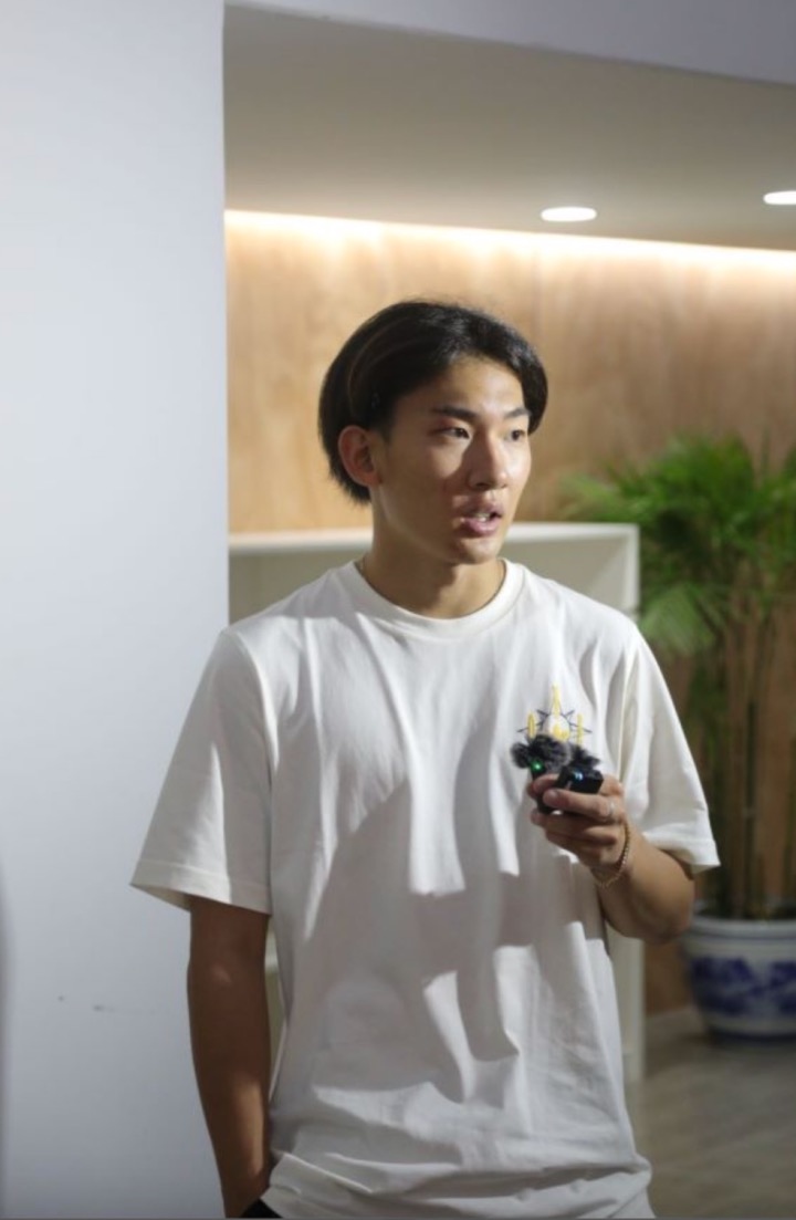 蘇翊鳴接受媒體采訪(fǎng)。