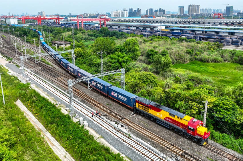 中歐班列（成渝）駛出成都國際鐵路港。青白江區(qū)委宣傳部供圖