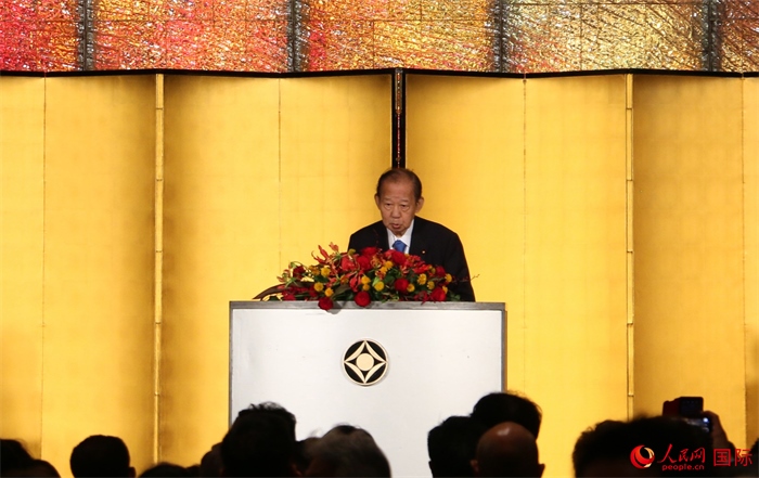 日中友好議員聯(lián)盟會(huì)長(zhǎng)二階俊博發(fā)表致辭。人民網(wǎng) 許可攝