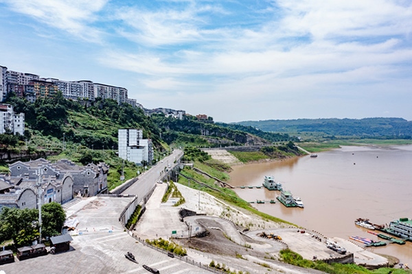 建成后的西沱鎮(zhèn)岸線環(huán)境綜合整治工程局部。受訪者供圖