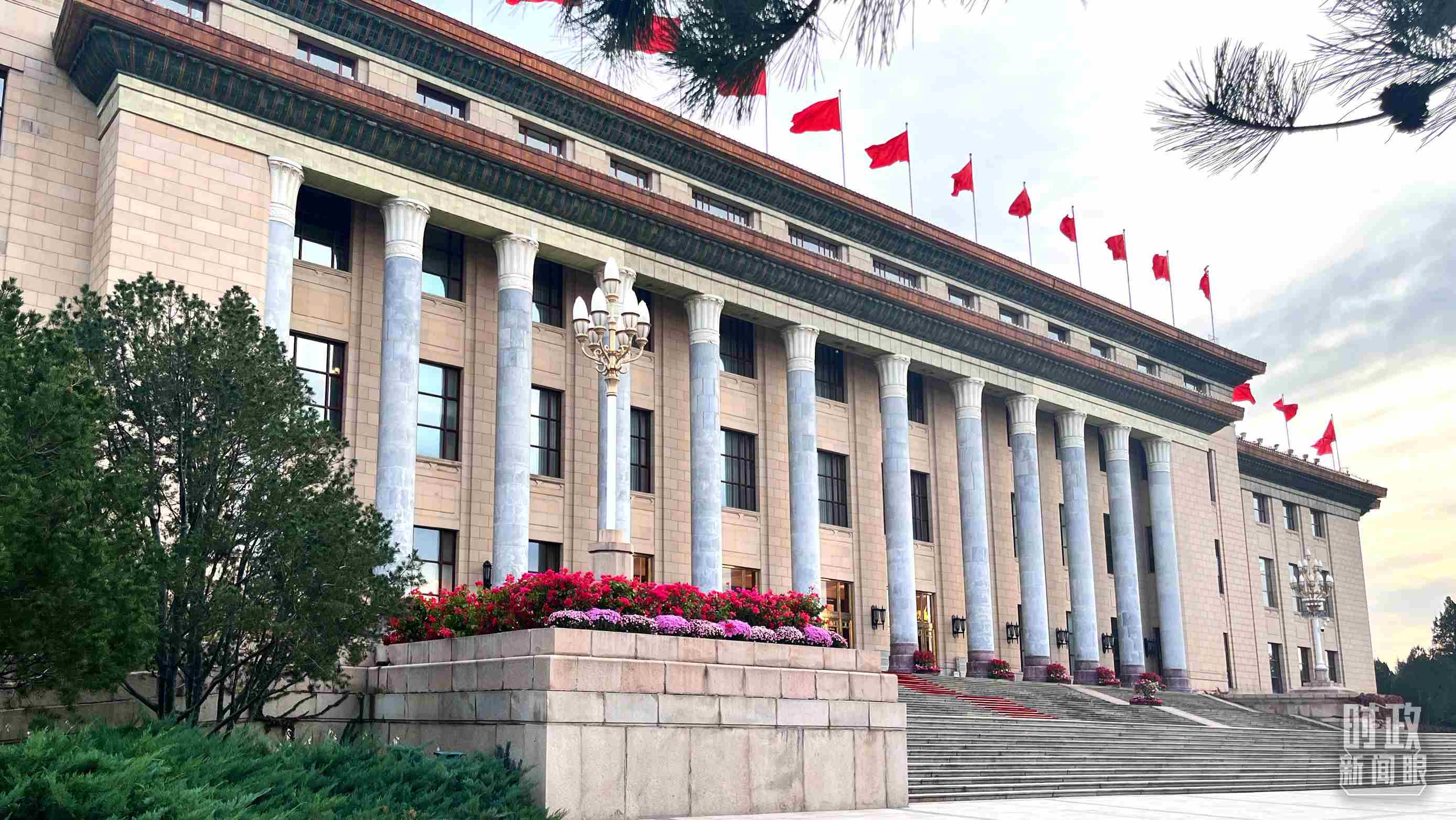 △10月18日，5場(chǎng)會(huì)談會(huì)見在北京人民大會(huì)堂舉行。（總臺(tái)央視記者張垚拍攝）