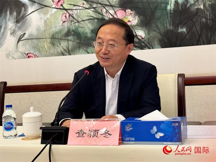 10月31日，蘇州市人民政府副市長(zhǎng)查穎冬在第五屆中法文化論壇媒體吹風(fēng)會(huì)上講話。（人民網(wǎng) 謝瑩攝）