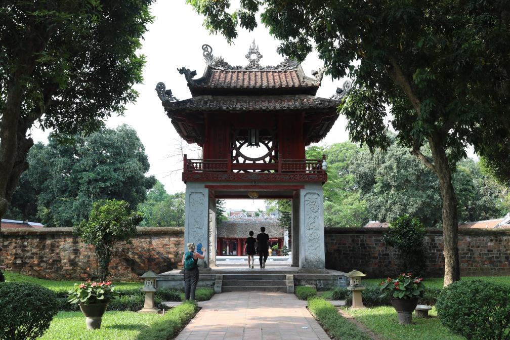 這是越南首都河內(nèi)文廟內(nèi)的奎文閣。