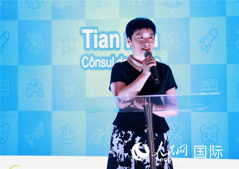 中國駐里約熱內(nèi)盧總領(lǐng)事田敏發(fā)表致辭。人民網(wǎng)記者宋亦然攝