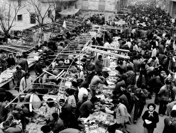1982年，義烏湖清門馬路市場場景。拍友 金福根 攝