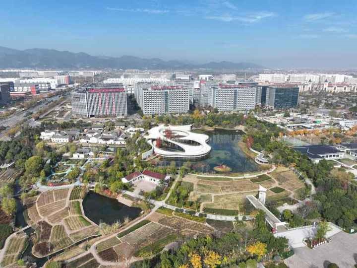 有機(jī)更新后的義烏城西街道橫塘村俯瞰圖。義烏城西街道供圖