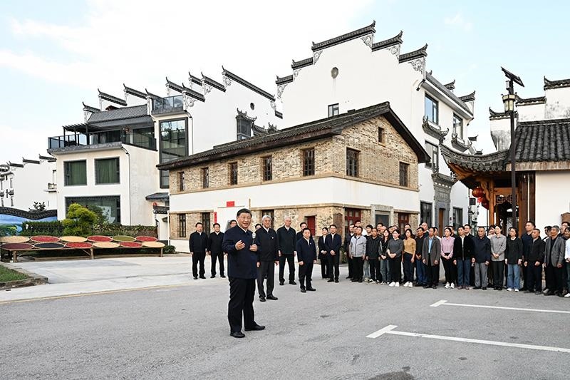 2023年10月11日，習(xí)近平總書記在江西上饒市婺源縣秋口鎮(zhèn)王村石門自然村考察。