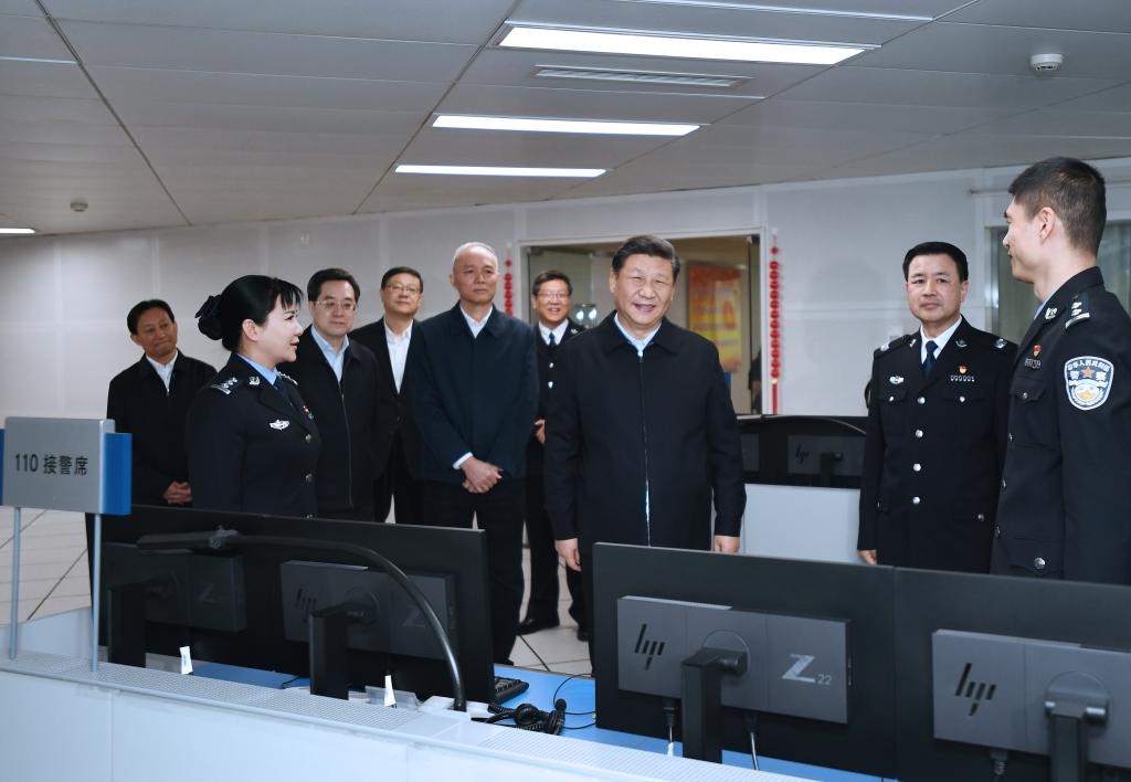 2019年2月1日上午，習(xí)近平總書(shū)記在北京市公安局看望慰問(wèn)公安民警，并向全國(guó)廣大公安民警拜年。新華社記者 謝環(huán)馳 攝