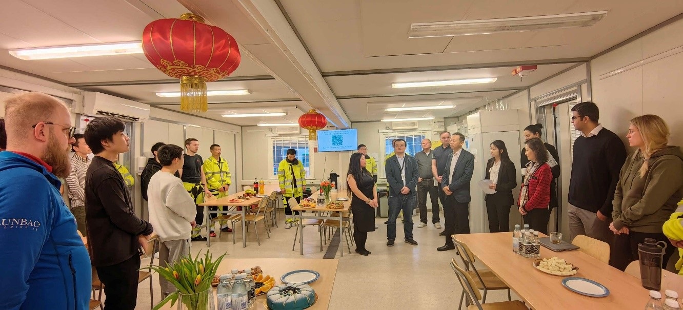 中國駐瑞典大使崔愛民走訪中鐵隧道局集團瑞典工程公司。中國駐瑞典大使館供圖