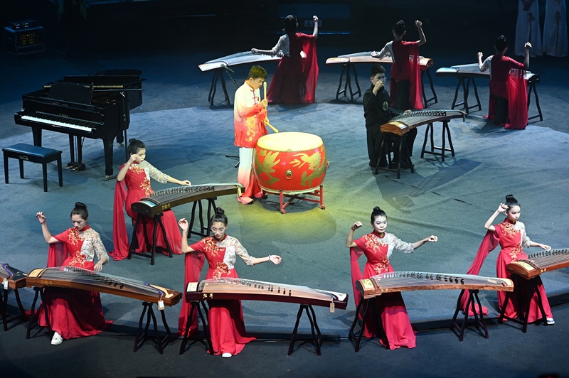 2024年1月21日，廣州，“第二屆粵港澳大灣區(qū)青少年音樂周”頒獎(jiǎng)典禮在融創(chuàng)廣州大劇院舉行。