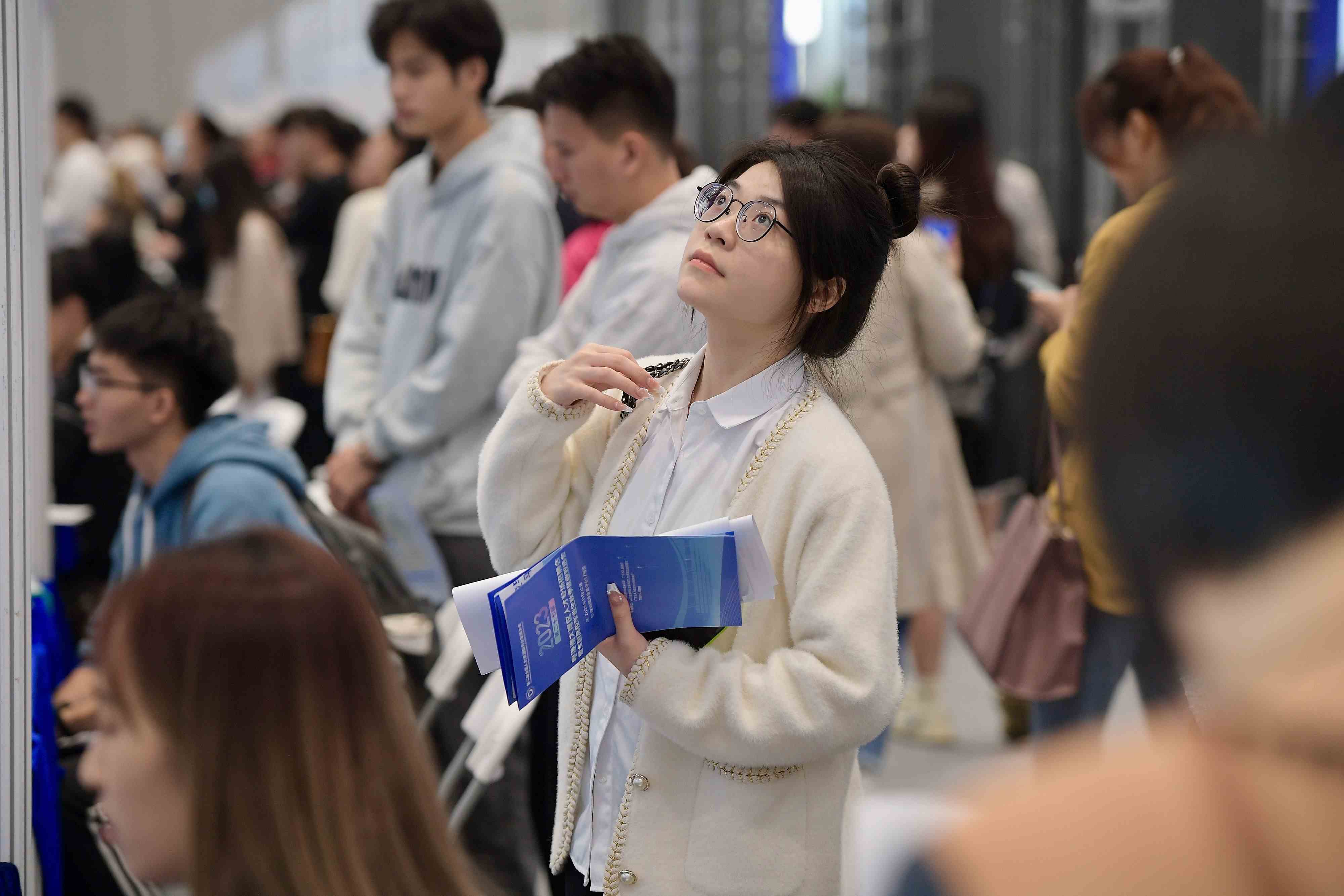  2023年11月22日，2023年粵港澳大灣區(qū)人才專場招聘會暨第27屆全國高校畢業(yè)生秋季就業(yè)雙選會在深圳國際會展中心舉辦。