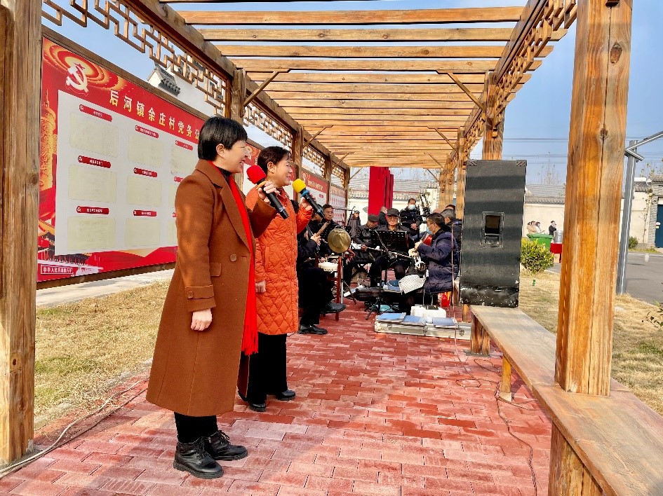 河南安陽內(nèi)黃縣余莊村村民們正排練元宵節(jié)晚會(huì)節(jié)目。受訪者供圖