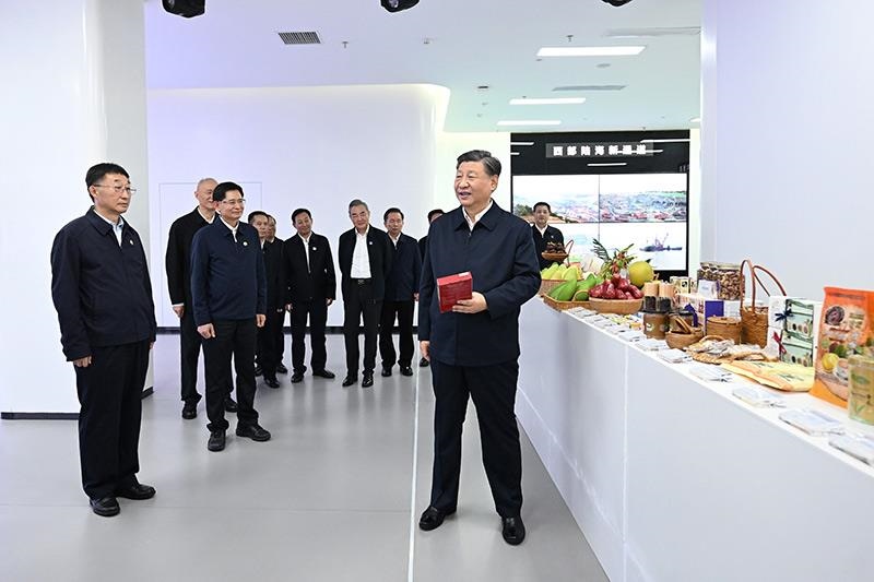 2023年12月14日，習(xí)近平總書記在廣西南寧市考察中國－東盟信息港股份有限公司，了解中國－東盟經(jīng)貿(mào)合作等情況。