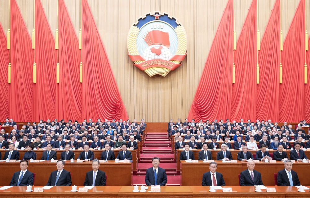 3月10日上午，中國人民政治協(xié)商會議第十四屆全國委員會第二次會議在北京人民大會堂閉幕。這是習近平、李強、趙樂際、蔡奇、丁薛祥、李希、韓正在主席臺就座。王滬寧主持閉幕會。