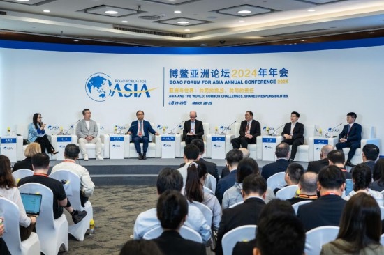 圖為博鰲亞洲論壇2024年年會“AIGC改變世界”分論壇現(xiàn)場。新華社記者 曹夢瑤 攝