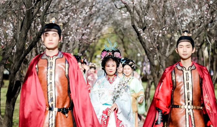 第七屆杏花節(jié)上的漢服巡游。受訪方供圖