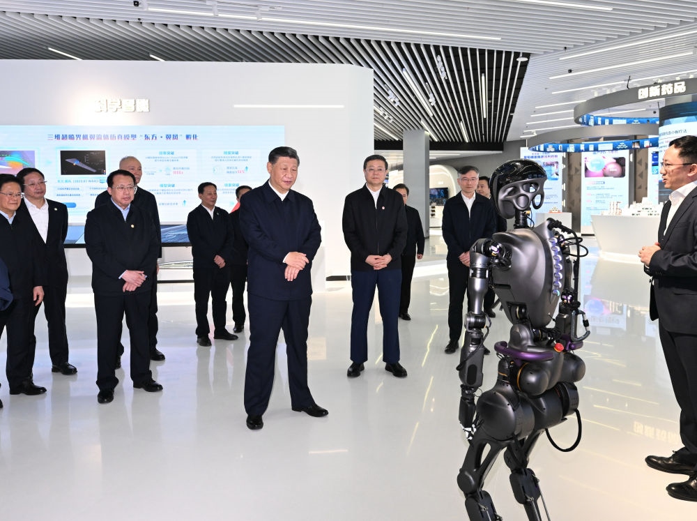 2023年11月28日下午，習(xí)近平總書記在上海浦東新區(qū)張江科學(xué)城參觀上海科技創(chuàng)新成果展。