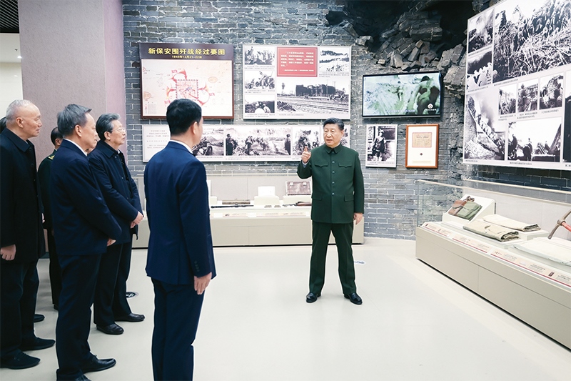 2024年2月1日至2日，中共中央總書記、國家主席、中央軍委主席習(xí)近平來到天津，看望慰問基層干部群眾。這是2日上午，習(xí)近平在平津戰(zhàn)役紀(jì)念館考察。 新華社記者 鞠鵬/攝