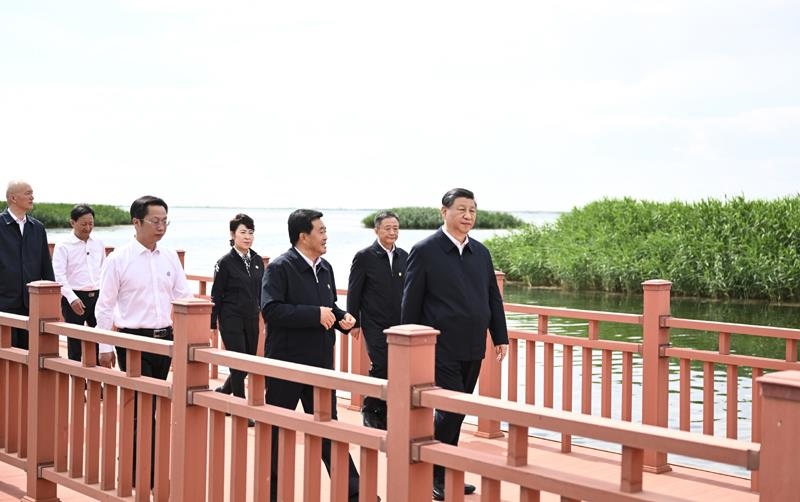 △2023年6月5日，習(xí)近平總書記在烏梁素?？疾?。