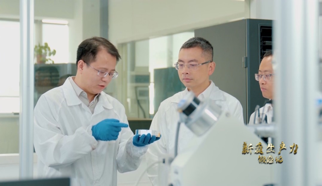 長沙巴斯夫杉杉電池材料研究院，正在進(jìn)行電池材料研究。