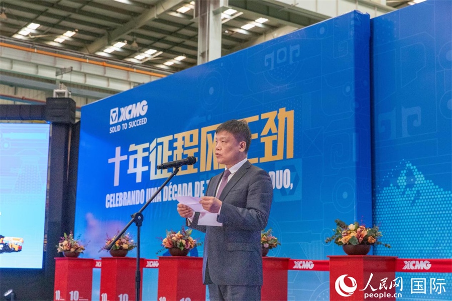 中國貿(mào)促會駐巴西代表處總代表郭英會在致辭中表示，過去十年，中巴經(jīng)貿(mào)關系迅猛發(fā)展，數(shù)百家中國企業(yè)進入巴西，投資巴西，為巴西的經(jīng)濟建設貢獻中國企業(yè)的力量。 人民日報社拉美中心分社 威廉·科埃略·維亞納攝