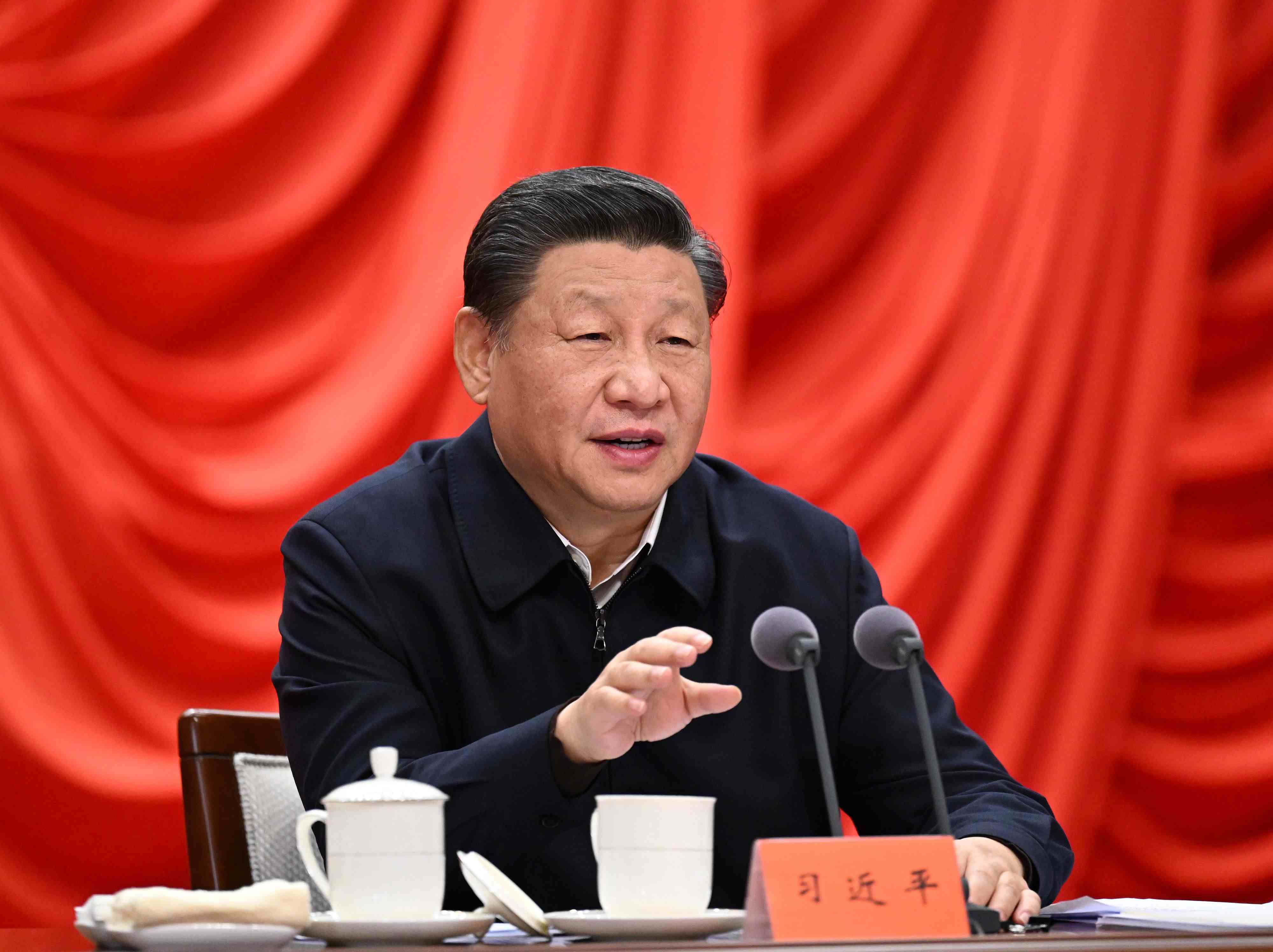 △ 2022年1月11日，習(xí)近平總書(shū)記在省部級(jí)主要領(lǐng)導(dǎo)干部學(xué)習(xí)貫徹黨的十九屆六中全會(huì)精神專(zhuān)題研討班開(kāi)班式上發(fā)表重要講話(huà)，強(qiáng)調(diào)全黨同志都要明大德、守公德、嚴(yán)私德。