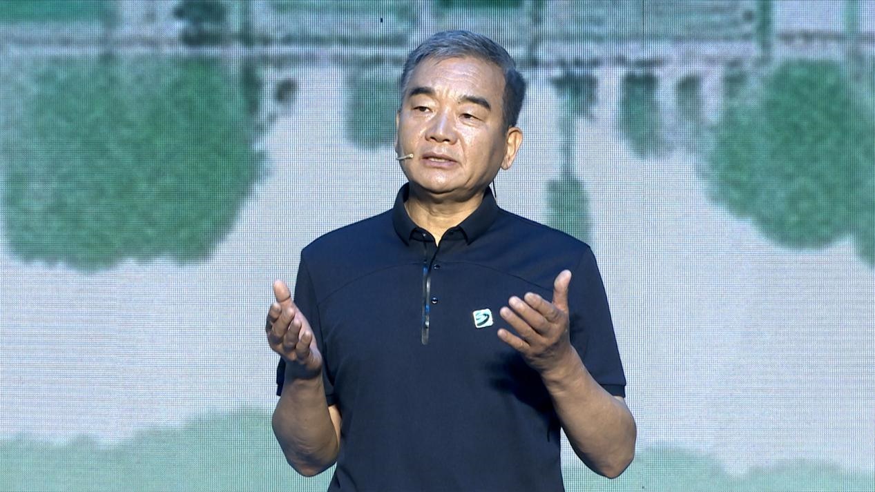 中國(guó)博物館協(xié)會(huì)理事長(zhǎng)劉曙光現(xiàn)場(chǎng)講述。