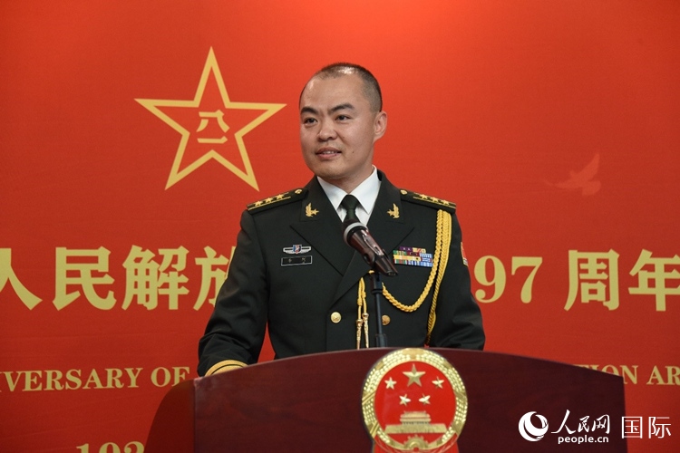 中國(guó)駐瑞典大使館副武官李珂致辭。人民網(wǎng)記者 殷淼攝