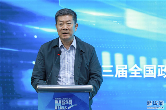 中國版權(quán)協(xié)會(huì)理事長、第十三屆全國政協(xié)文化文史和學(xué)習(xí)委員會(huì)副主任、新聞出版總署原副署長、國家版權(quán)局原副局長閻曉宏現(xiàn)場致辭