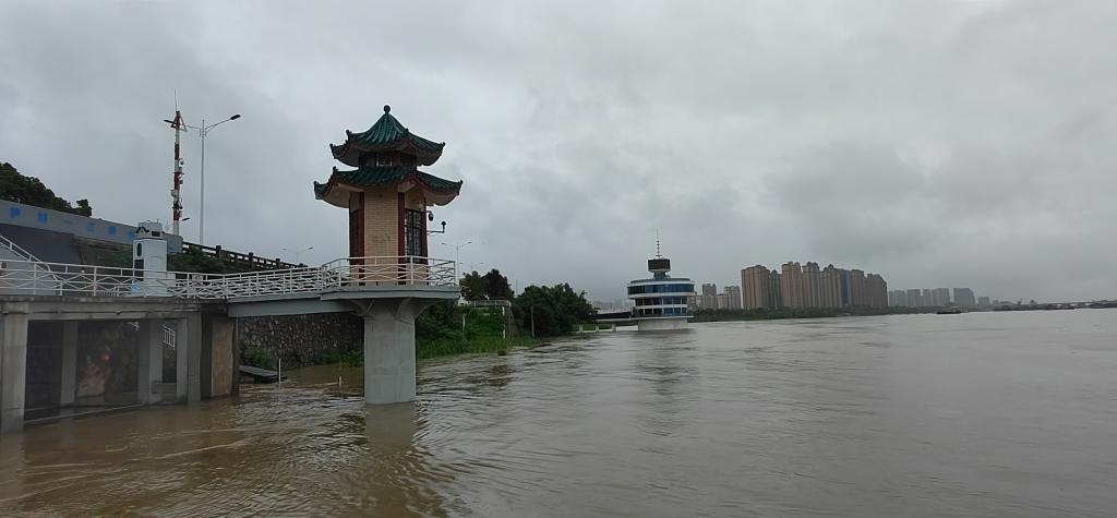 圖為洞庭湖的標(biāo)志性水文站城陵磯站，也被稱為洞庭湖及長(zhǎng)江流域水情“晴雨表”。（湖南省洞庭湖水利事務(wù)中心供圖）