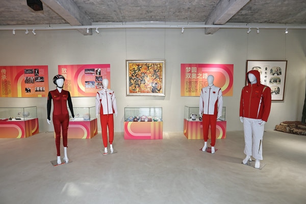“揚(yáng)帆起航 為巴黎喝彩”中國(guó)體育文化展展廳。 主辦方供圖