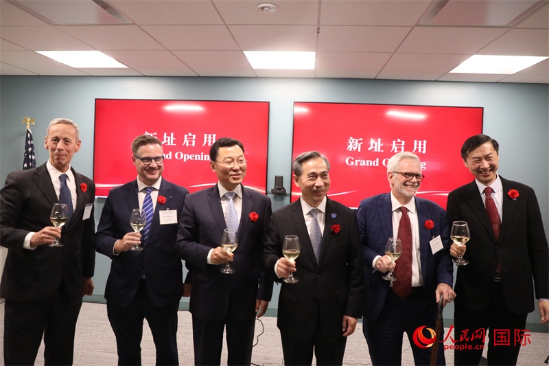 4、美中貿(mào)易全國委員會會長克雷格·艾倫、美國商會高級副會長傅瑞偉等美國工商界代表出席活動。 人民網(wǎng)記者 李志偉攝