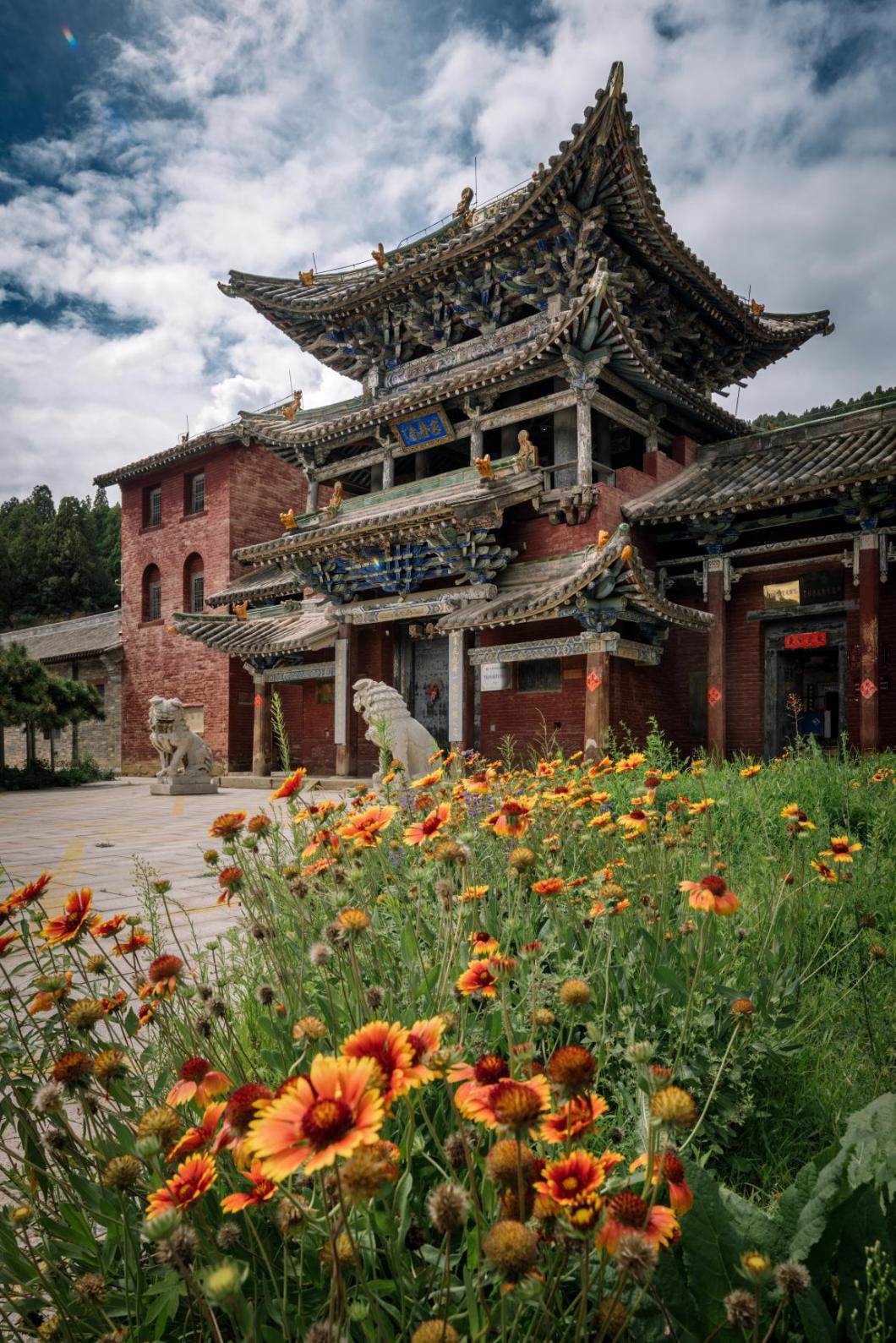 全國重點文物保護(hù)單位定林寺。蘇唐詩攝