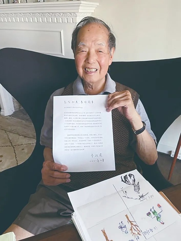 李政道先生曾面對鏡頭展示給中國高能物理事業(yè)的寄語。圖片來源：中國科學報