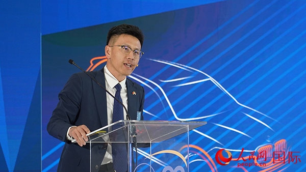 延鋒彼歐南非公司總經(jīng)理張鑫致辭。人民網(wǎng) 張茜攝