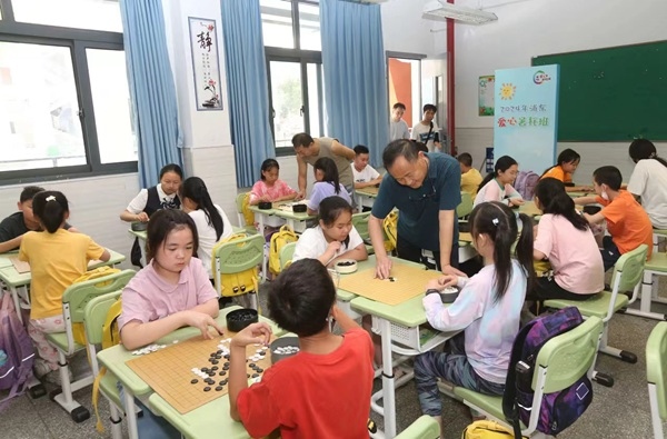 暑托班圍棋課。