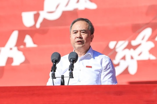 中國科學(xué)院院士、大連理工大學(xué)校長賈振元在2024級新生開學(xué)典禮上致辭。校方供圖