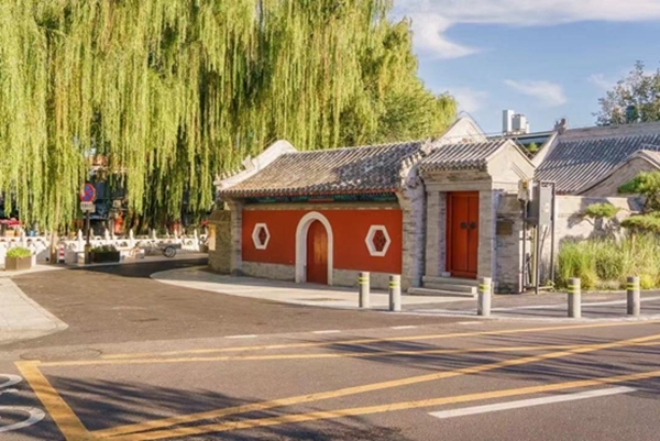 北京建筑大學(xué)古建保護(hù)與利用專業(yè)師生對(duì)北京德勝門內(nèi)大街開展空間品質(zhì)綜合提升項(xiàng)目，圖為項(xiàng)目竣工后的實(shí)景圖。校方供圖