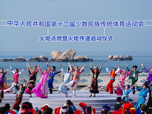 啟動儀式現(xiàn)場的舞蹈表演。人民日報記者 陶相安攝