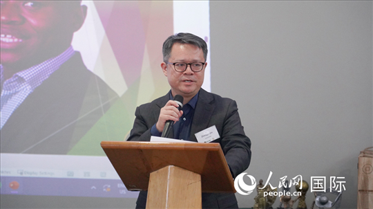 中國駐南非使館經(jīng)商處參贊邱忠義發(fā)言。 人民網(wǎng) 張茜攝