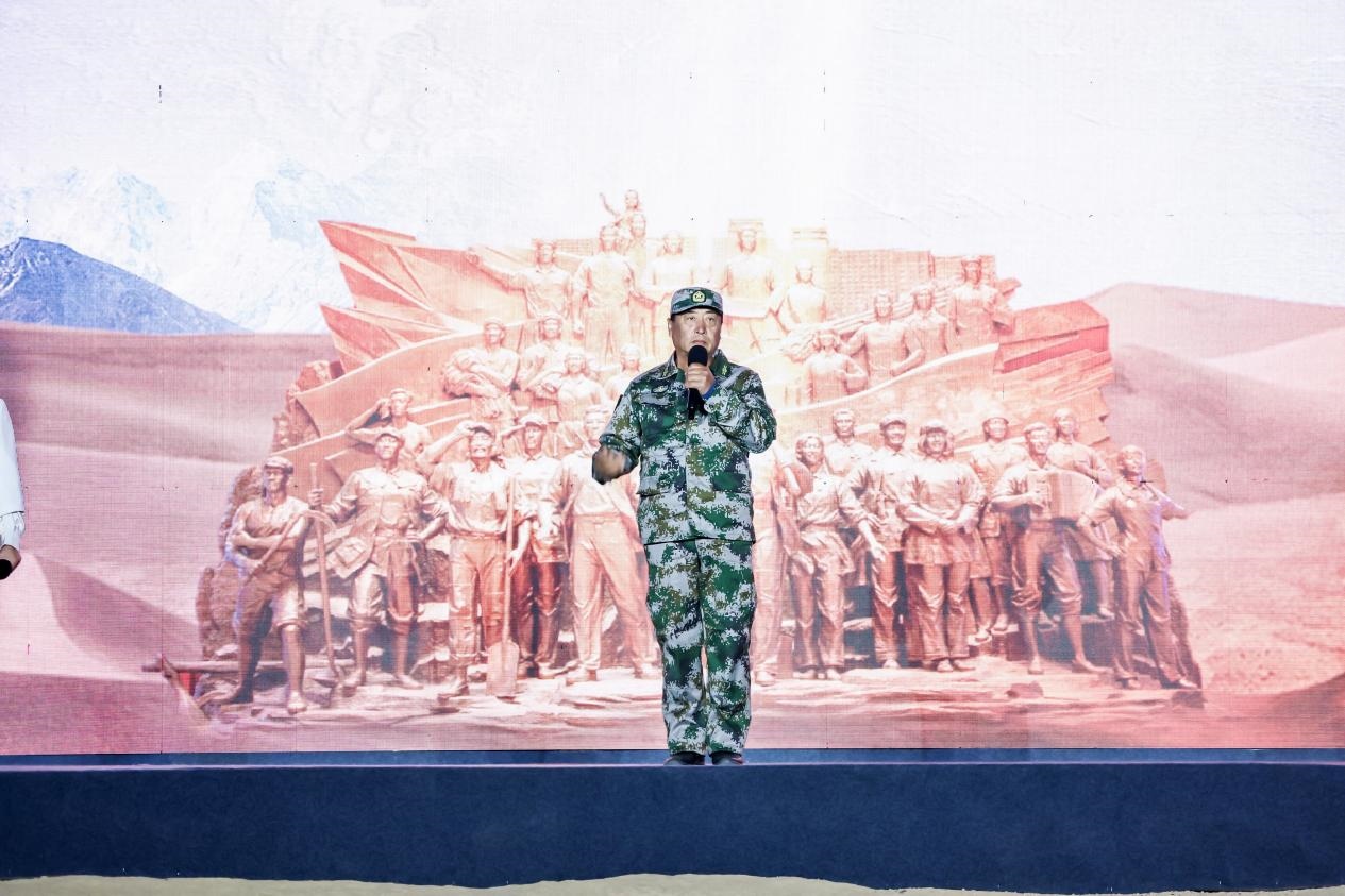 馬軍武在“何以中國·五星出東方”網(wǎng)絡(luò)主題宣傳活動現(xiàn)場演講。人民視頻供圖