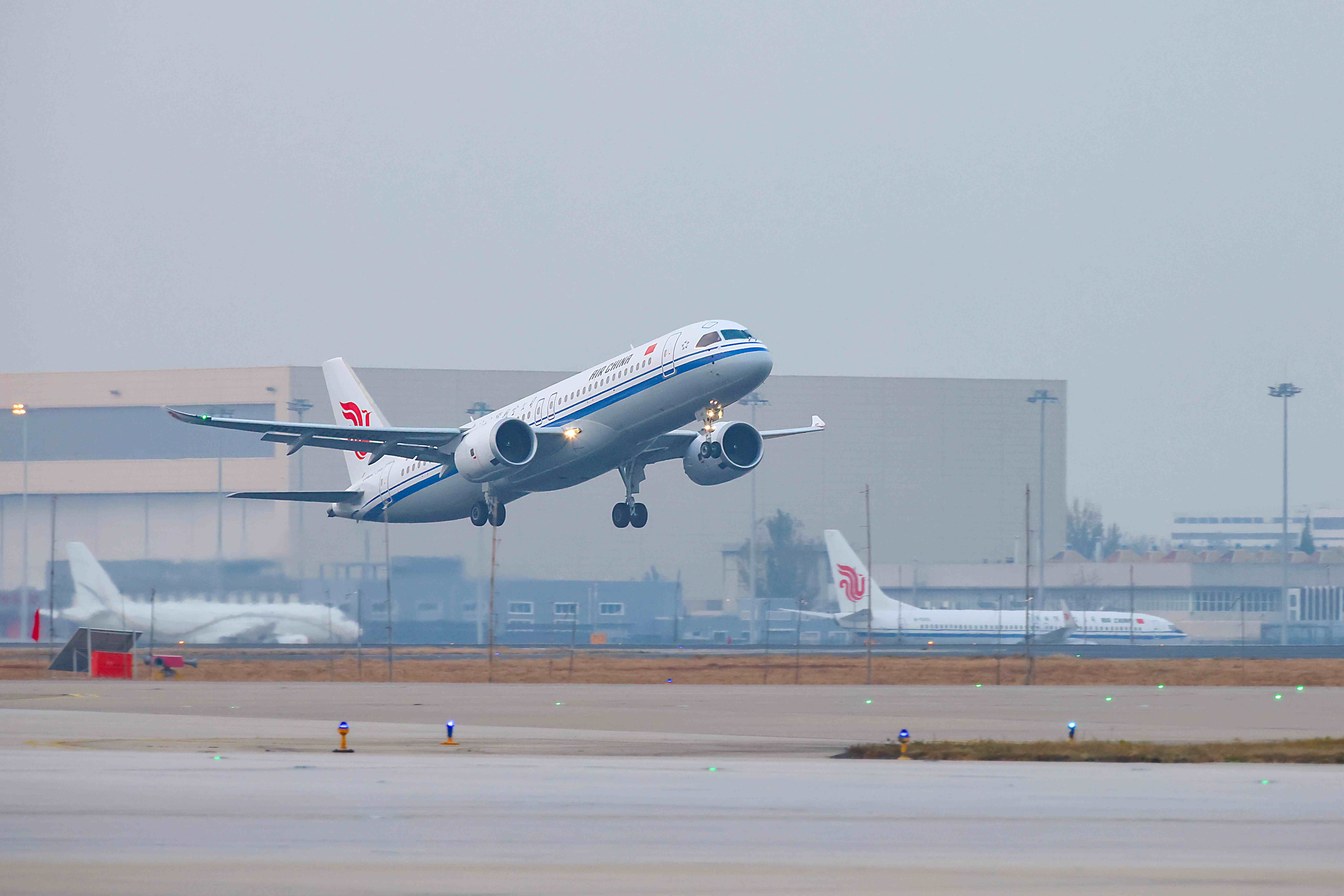 飛機從北京首都國際機場起飛，航向澳門。受訪方供圖