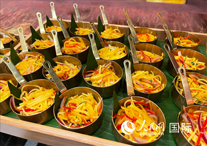 馬來西亞美食節(jié)現(xiàn)場準備的美食。人民網(wǎng) 王婧攝