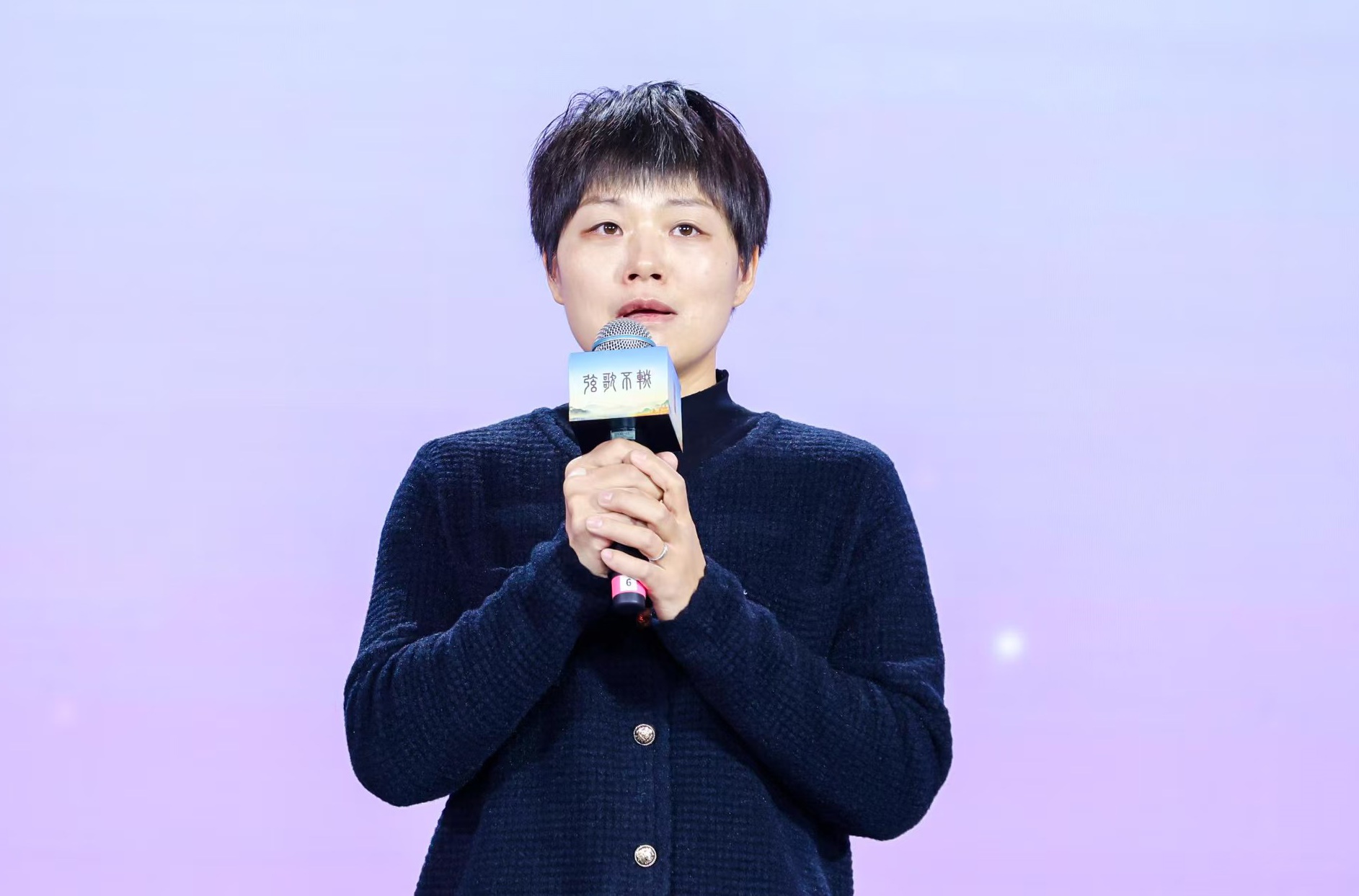 “中國好人”欒留偉妻子薛巧艷。人民視頻供圖。